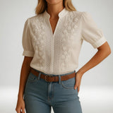 Aliénor™ — Blouse broderie anglaise col V raffinement naturel