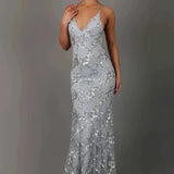 Nora | Robe de soirée longue brodée de sequins, décolleté plongeant et bretelles spaghetti